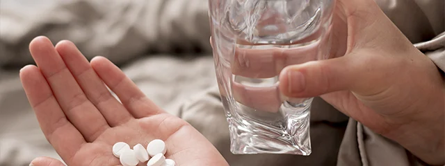 Medicamentos antes de exame de sangue: preciso suspender?